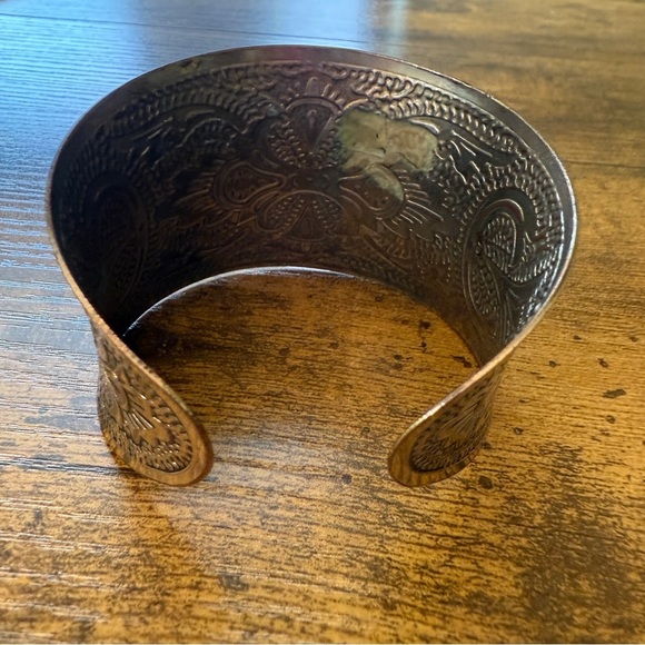 Unavailable-Vintage Floral Etched Art Silver Nickel 2” Wide - Picture 3 of 6